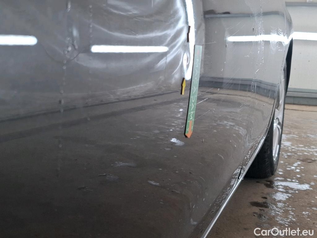  Peugeot  308 PEUGEOT  / 2017 / 5P / Berline BlueHDi 130 EAT8 S&S ACTIVE BUSINESS #48