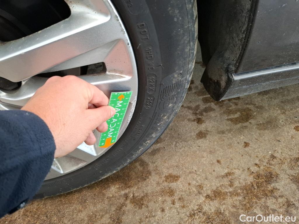  Peugeot  308 PEUGEOT  / 2017 / 5P / Berline BlueHDi 130 EAT8 S&S ACTIVE BUSINESS #45