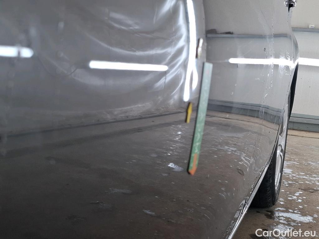  Peugeot  308 PEUGEOT  / 2017 / 5P / Berline BlueHDi 130 EAT8 S&S ACTIVE BUSINESS #47