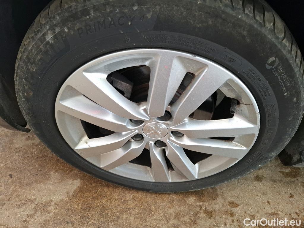  Peugeot  308 PEUGEOT  / 2017 / 5P / Berline BlueHDi 130 EAT8 S&S ACTIVE BUSINESS #42