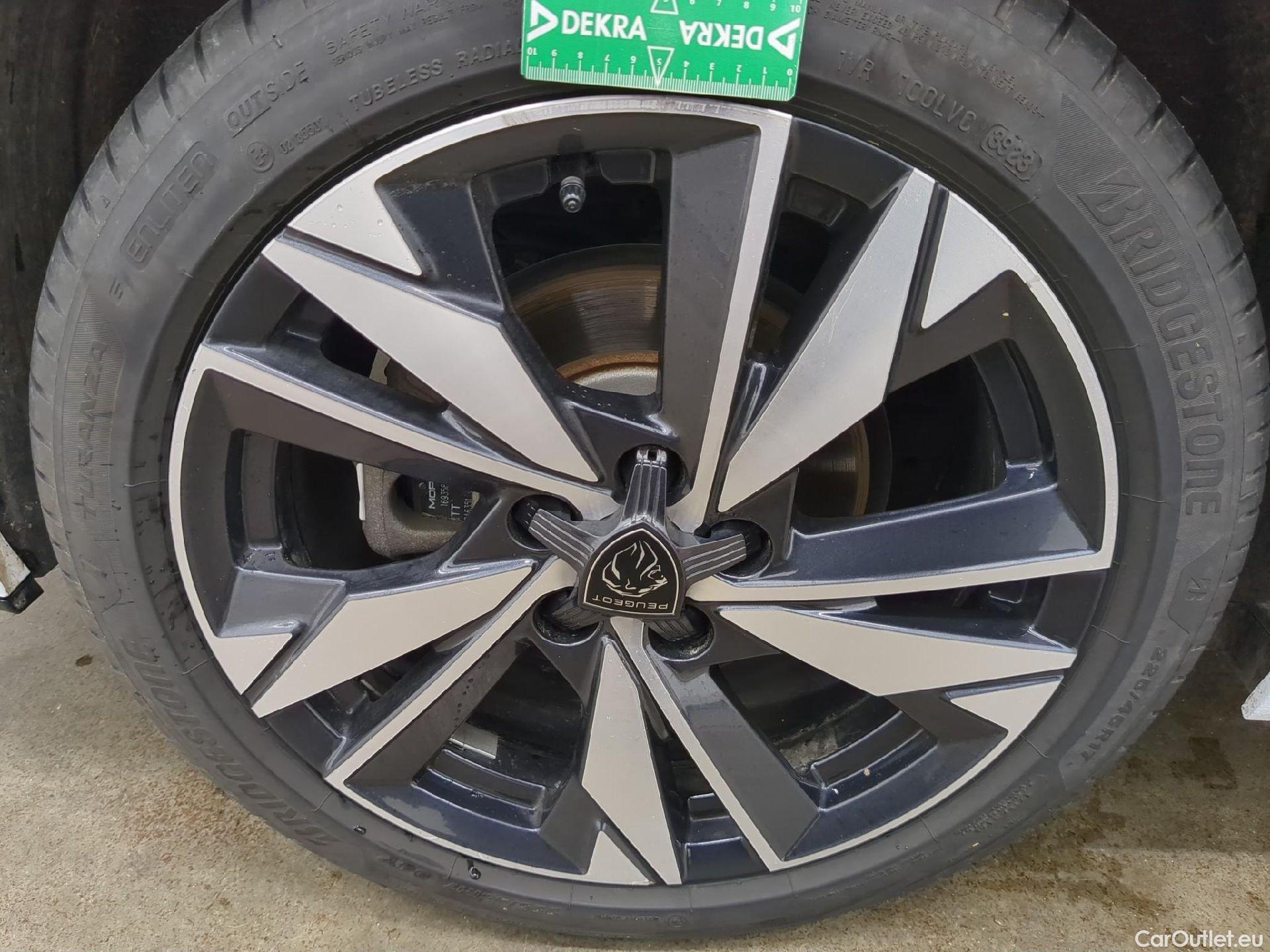  Peugeot  308 PEUGEOT  SW / 2021 / 5P / Break BlueHDi 130 EAT8 ALLURE #9