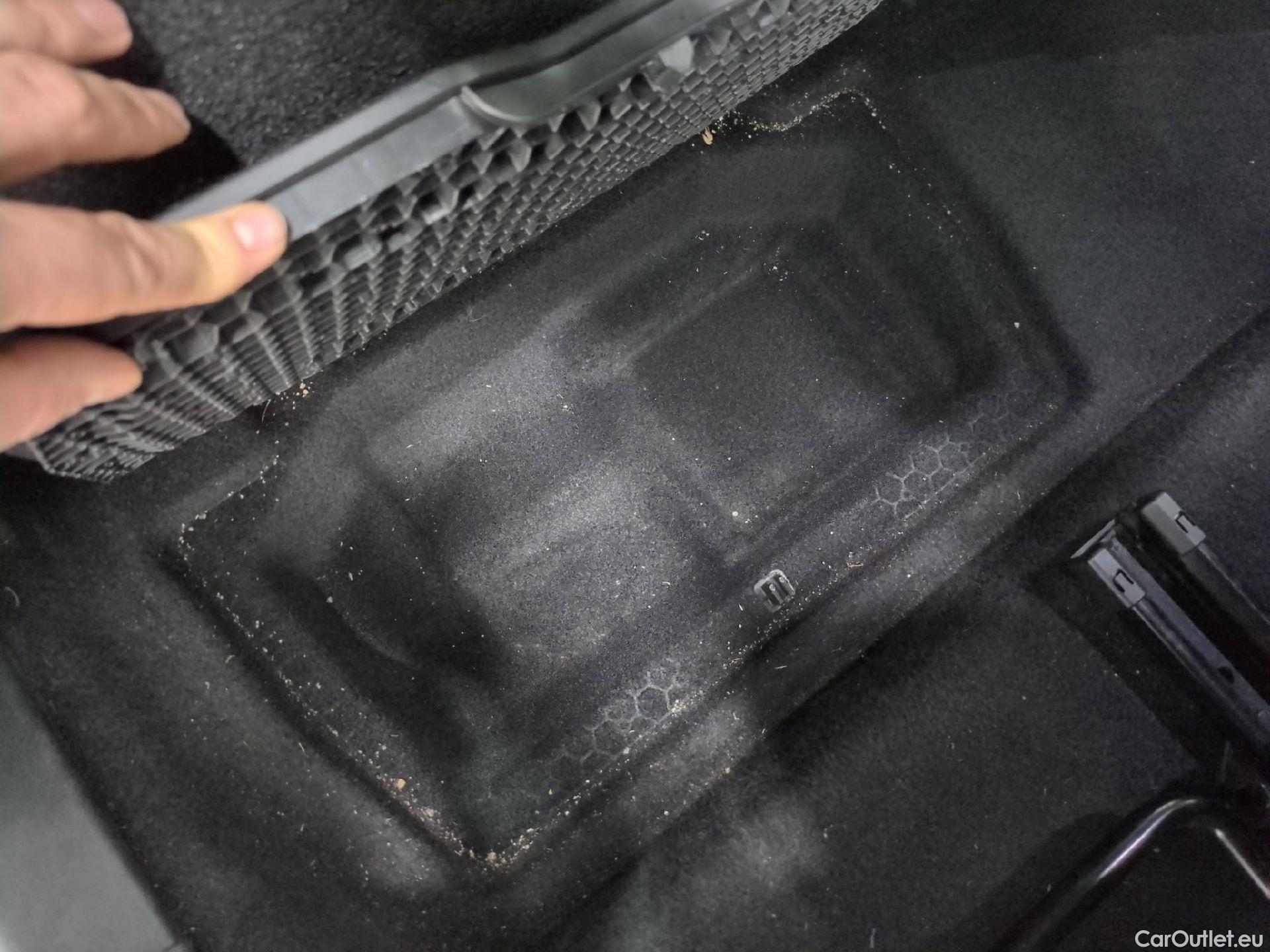  Peugeot  5008  GT Line 1.5 HDi 130CV BVM6 7 Sieges E6dT #16