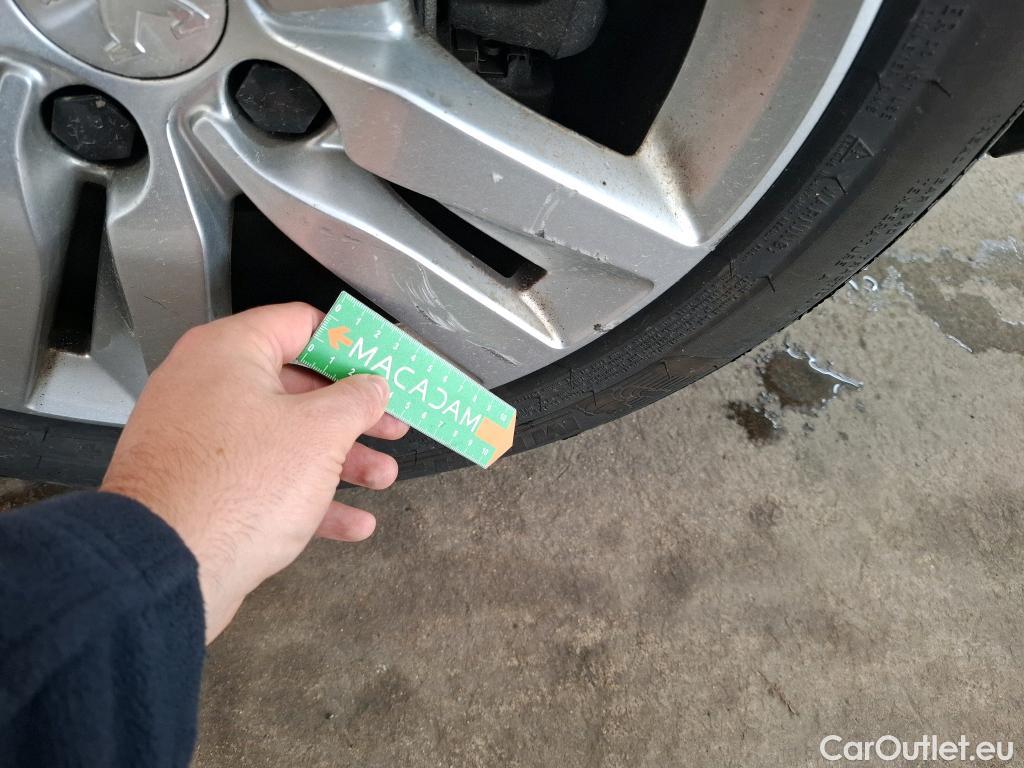  Peugeot  308 PEUGEOT  / 2017 / 5P / Berline BlueHDi 130 EAT8 S&S ACTIVE BUSINESS #40