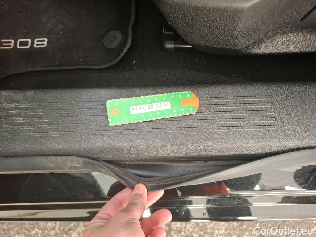  Peugeot  308  / 2021 / 5P / Berline PureTech 130 S&S ACTIVE PACK / TRANSFO VP/VF #30