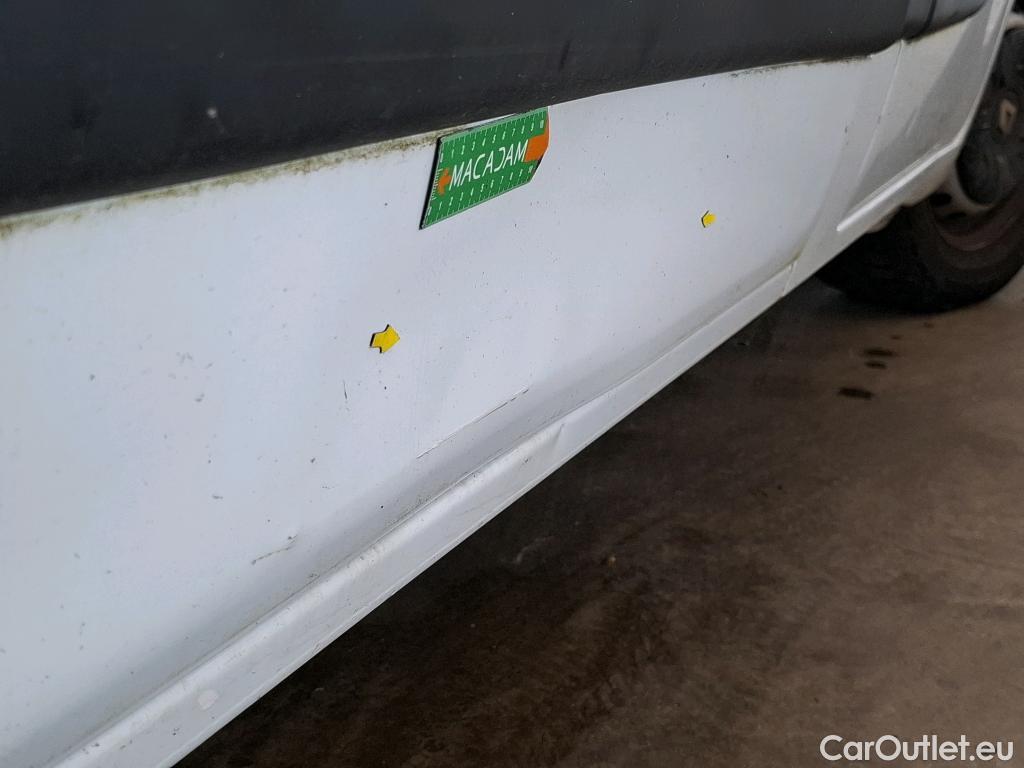  Renault  Master  III Fourgon L2H2 3 5 Grand Confort dCi 125CV BVM6 E5 #13