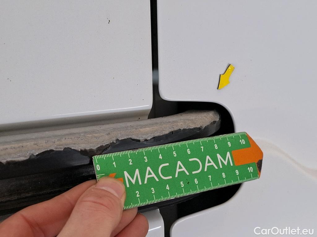  Renault  Master  III Fourgon L2H2 3 5 Grand Confort dCi 125CV BVM6 E5 #47