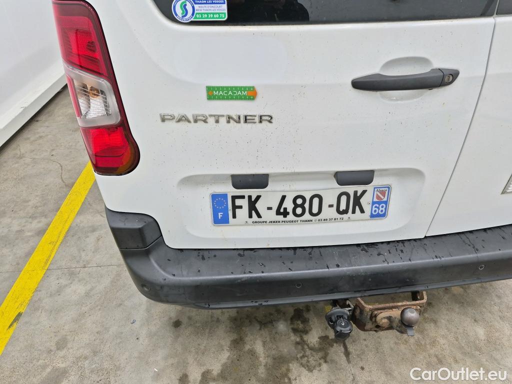  Peugeot  Partner PEUGEOT  / 2018 / 4P / Fourgonnette BHDI 100 S&S STANDARD 1000KG PREMIUM #34