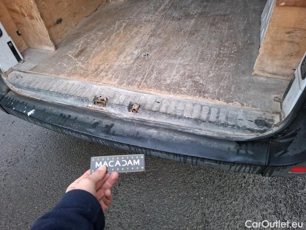  Renault  Master  Fourgon L2H2 3 5 Grand Confort dCi 125CV BVM6 E5 #47