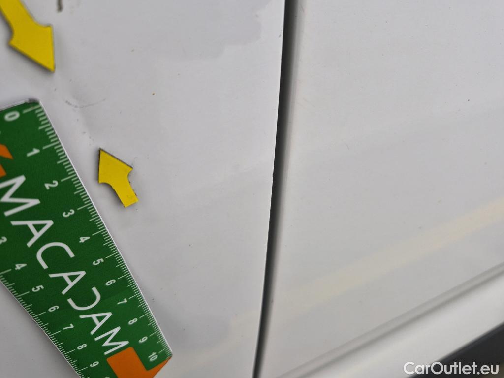  Peugeot  Partner PEUGEOT  / 2018 / 4P / Fourgonnette BHDI 100 S&S STANDARD 1000KG PREMIUM #28