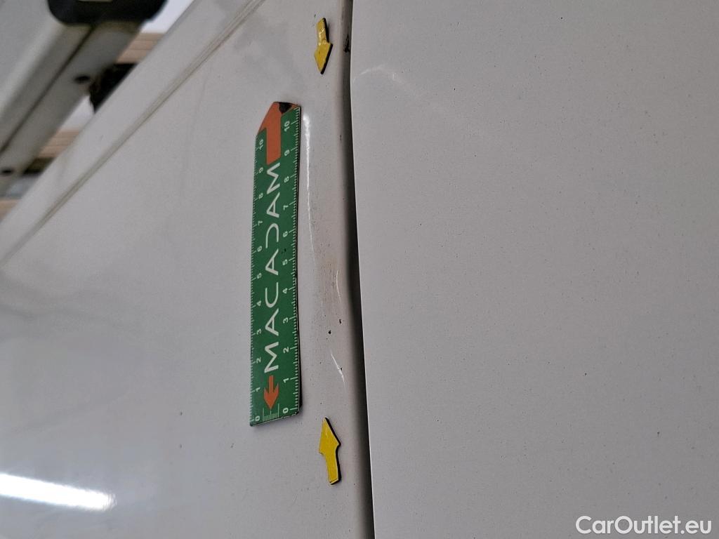  Renault  Master  III Fourgon L2H2 3 5 Grand Confort dCi 125CV BVM6 E5 #11