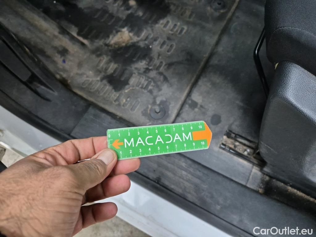  Peugeot  Partner PEUGEOT  / 2018 / 4P / Fourgonnette BHDI 100 S&S STANDARD 1000KG PREMIUM #19