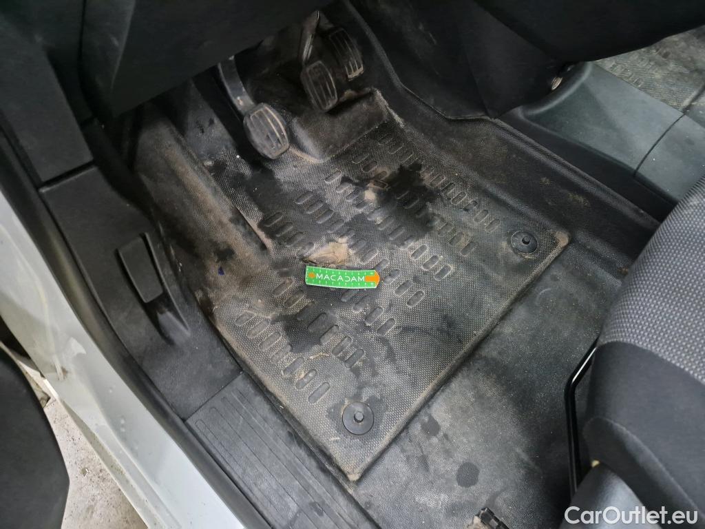  Peugeot  Partner PEUGEOT  / 2018 / 4P / Fourgonnette BHDI 100 S&S STANDARD 1000KG PREMIUM #12