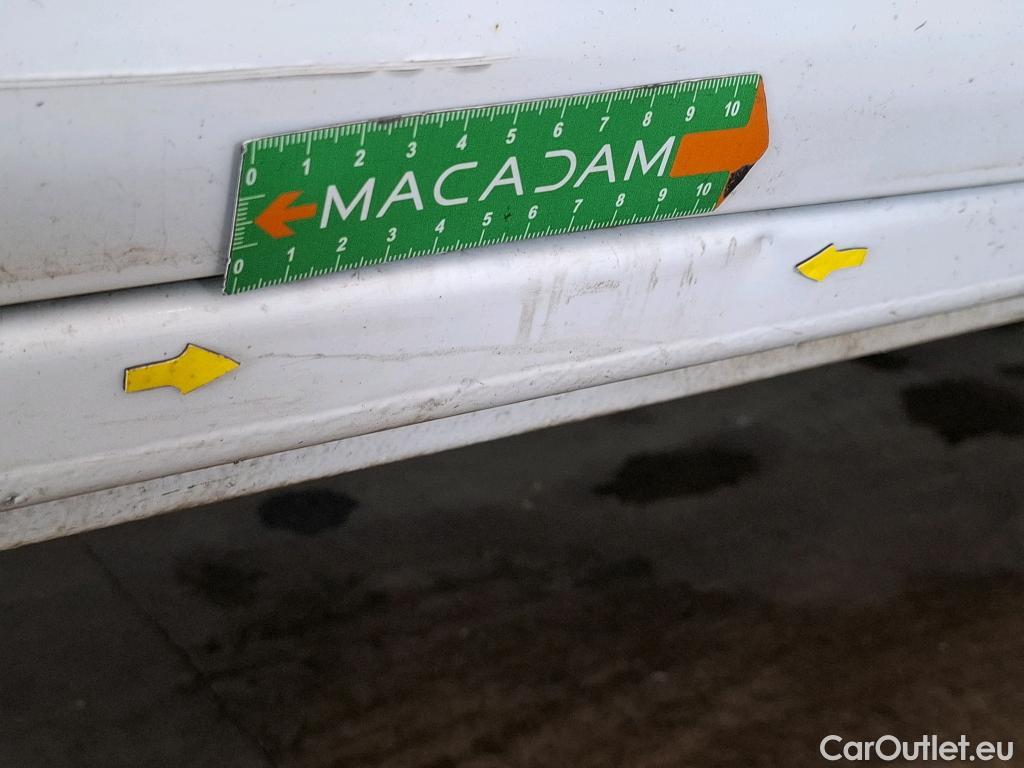  Renault  Master  III Fourgon L2H2 3 5 Grand Confort dCi 125CV BVM6 E5 #67