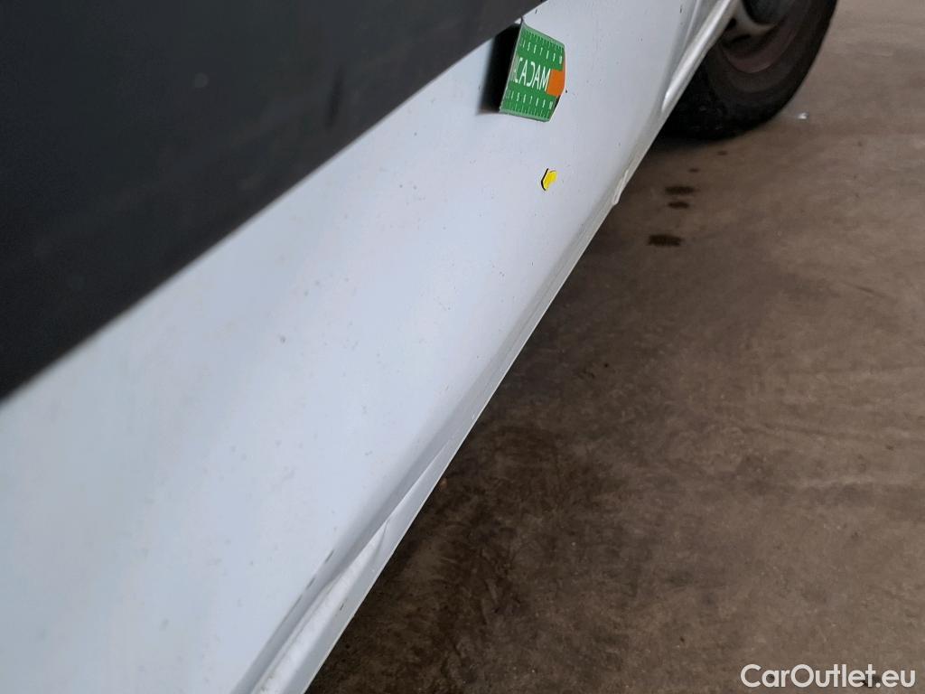  Renault  Master  III Fourgon L2H2 3 5 Grand Confort dCi 125CV BVM6 E5 #17