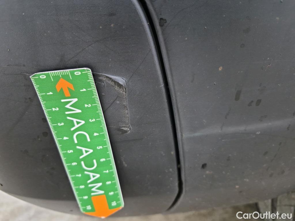  Peugeot  Partner PEUGEOT  / 2018 / 4P / Fourgonnette BHDI 100 S&S STANDARD 1000KG PREMIUM #39