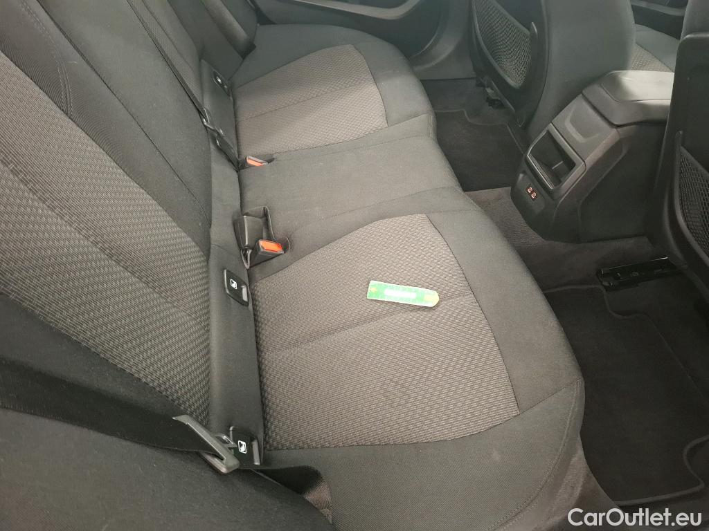  Bmw  Serie 1 BMW Série 1 / 2019 / 5P / Berline 116i DKG7 Business Design #9