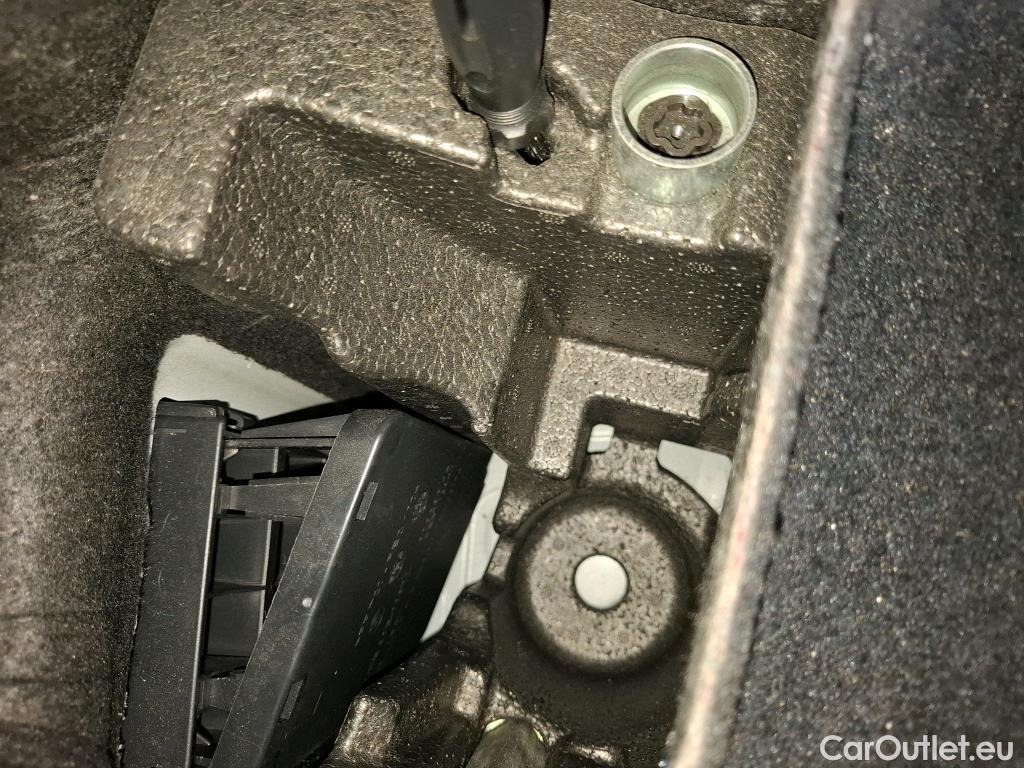  Bmw  X2 Série  sDrive 18i M Sport 1.5 140CV BVA7 E6dT #27