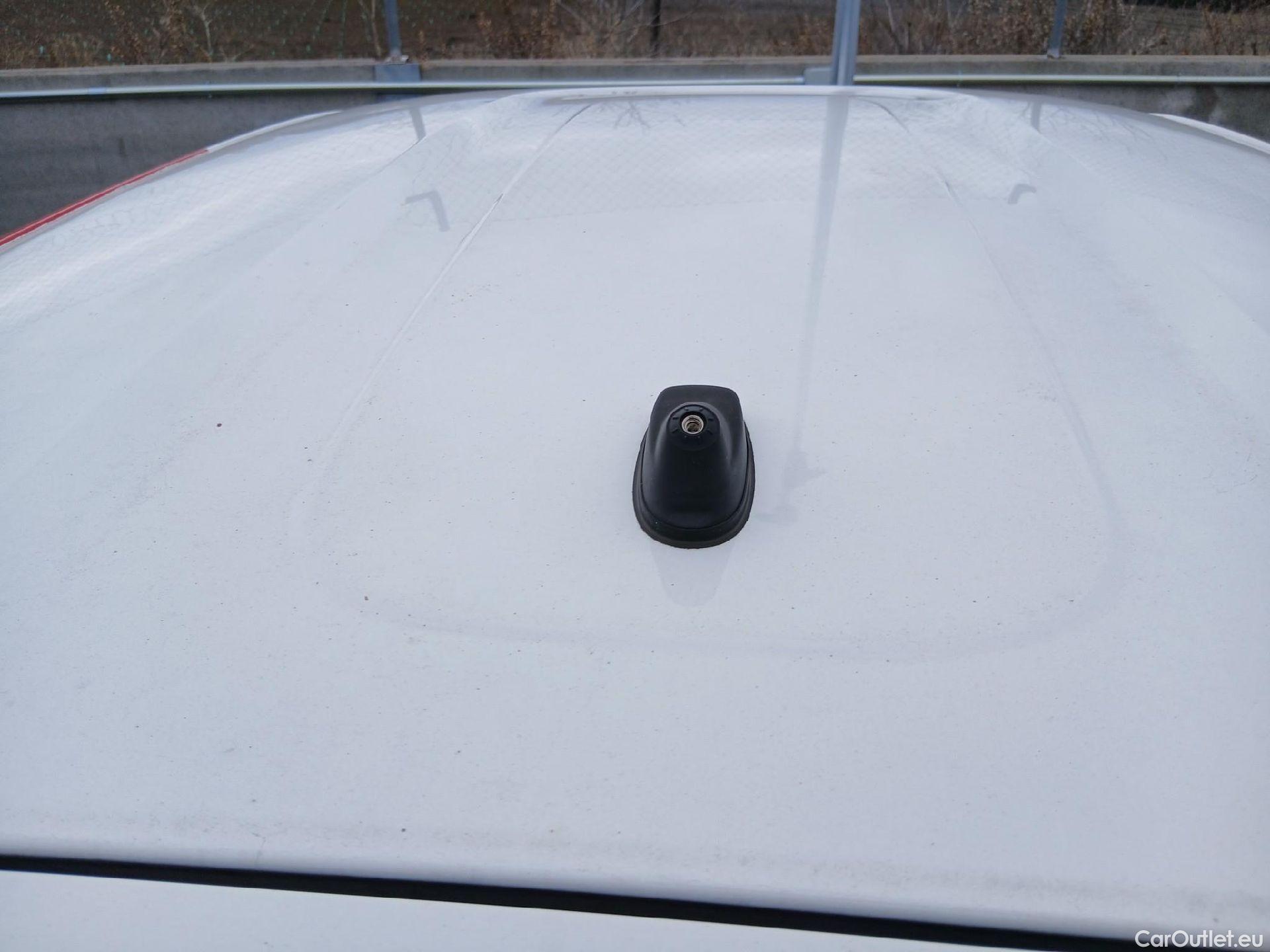  Citroen  C3 CITROEN  / 2020 / 5P / berlina con portón BlueHDi 75KW (100CV) S&S FEEL #2