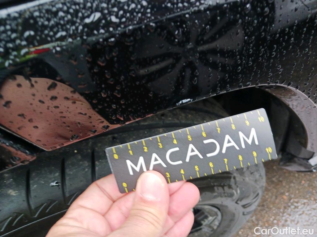  Toyota  RAV4 TOYOTA  / 2018 / 5P / todoterreno 2.5l 220H Feel! 4WD #28