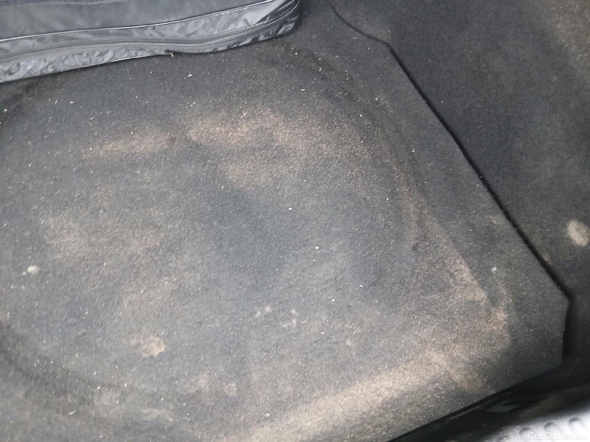  Citroen  C3 CITROEN  / 2020 / 5P / berlina con portón BlueHDi 75KW (100CV) S&S FEEL #41