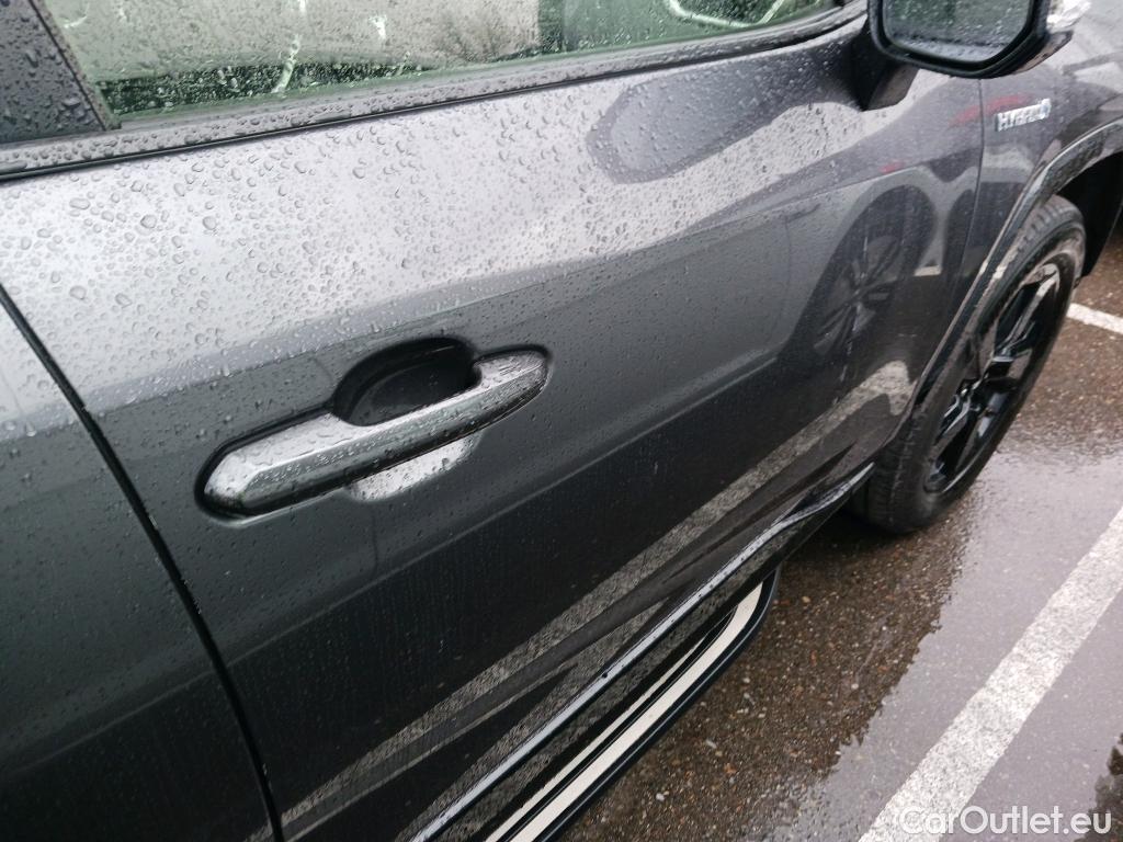  Toyota  RAV4 TOYOTA  / 2018 / 5P / todoterreno 2.5l 220H Feel! 4WD #3