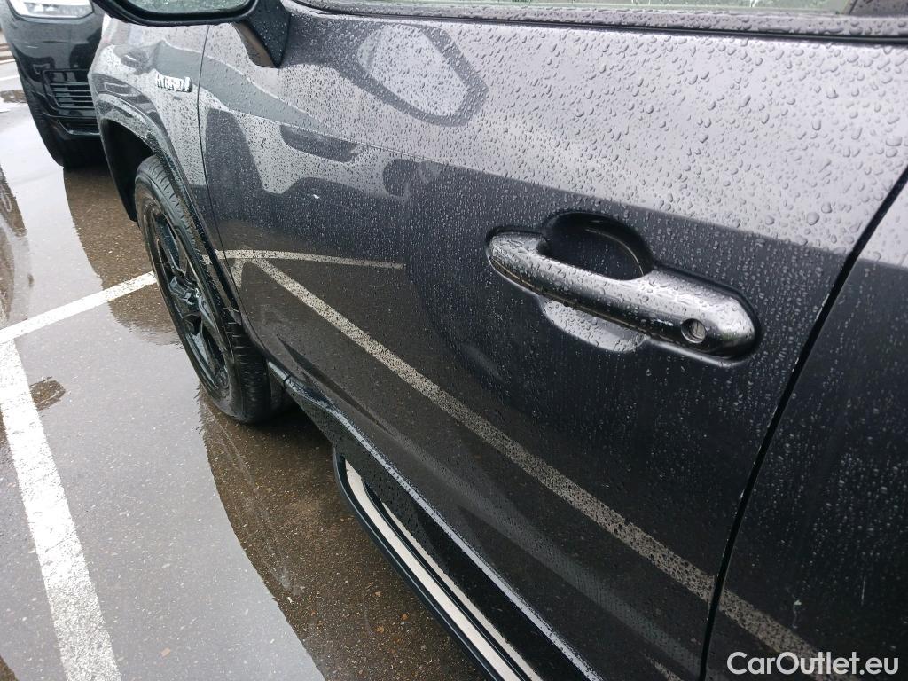  Toyota  RAV4 TOYOTA  / 2018 / 5P / todoterreno 2.5l 220H Feel! 4WD #1