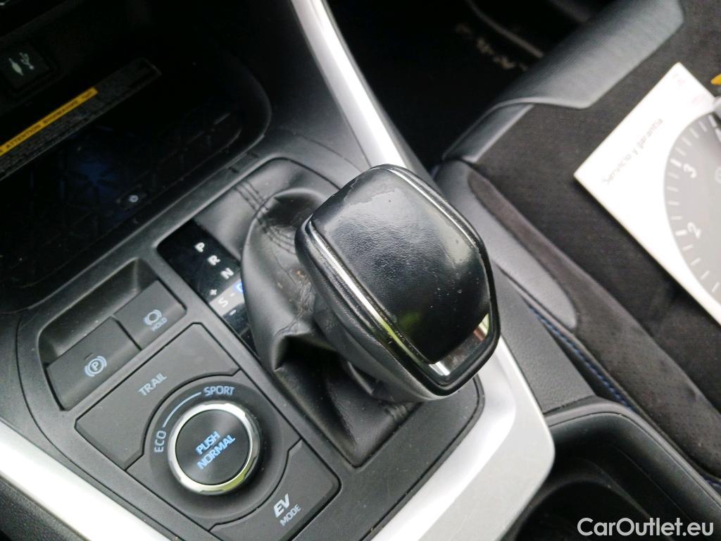  Toyota  RAV4 TOYOTA  / 2018 / 5P / todoterreno 2.5l 220H Feel! 4WD #13