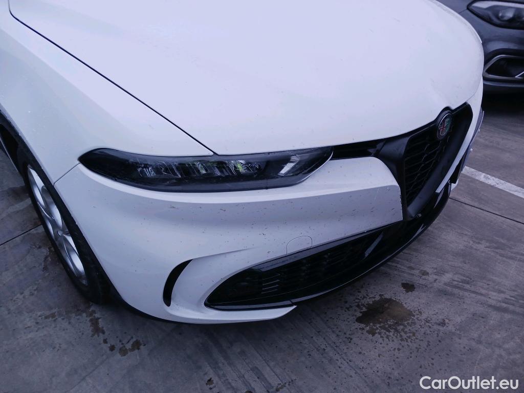  Alfa Romeo  TONALE Alfa Romeo  / 2022 / 5P / todoterreno 1.5 MHEV GASOLINA 130 CV SPRINT FWD #12