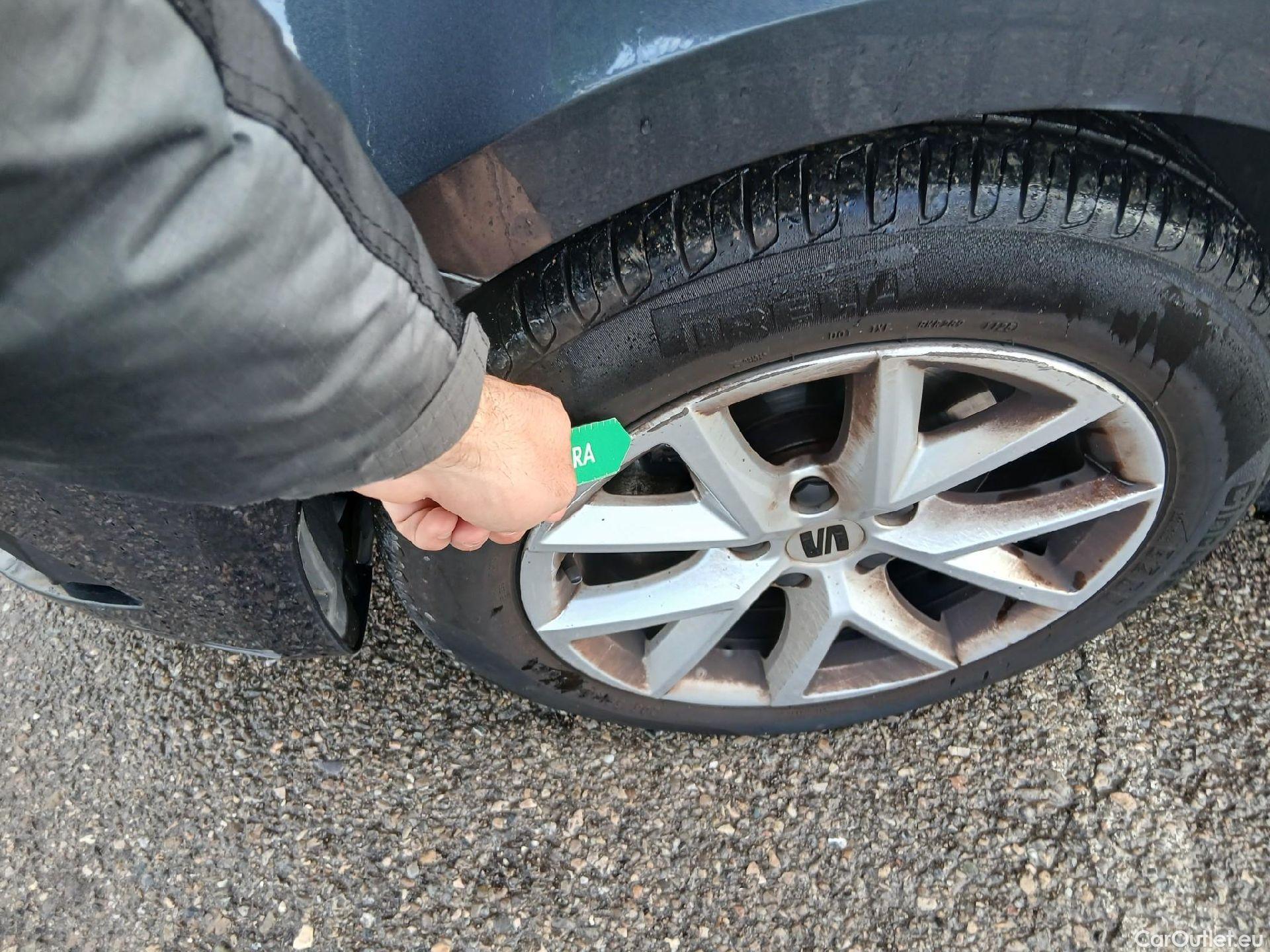  Land Rover  Discovery SEAT Nuevo León / 2020 / 5P / berlina con portón 2.0 TDI 85kW S&S Style Go(SP) #4