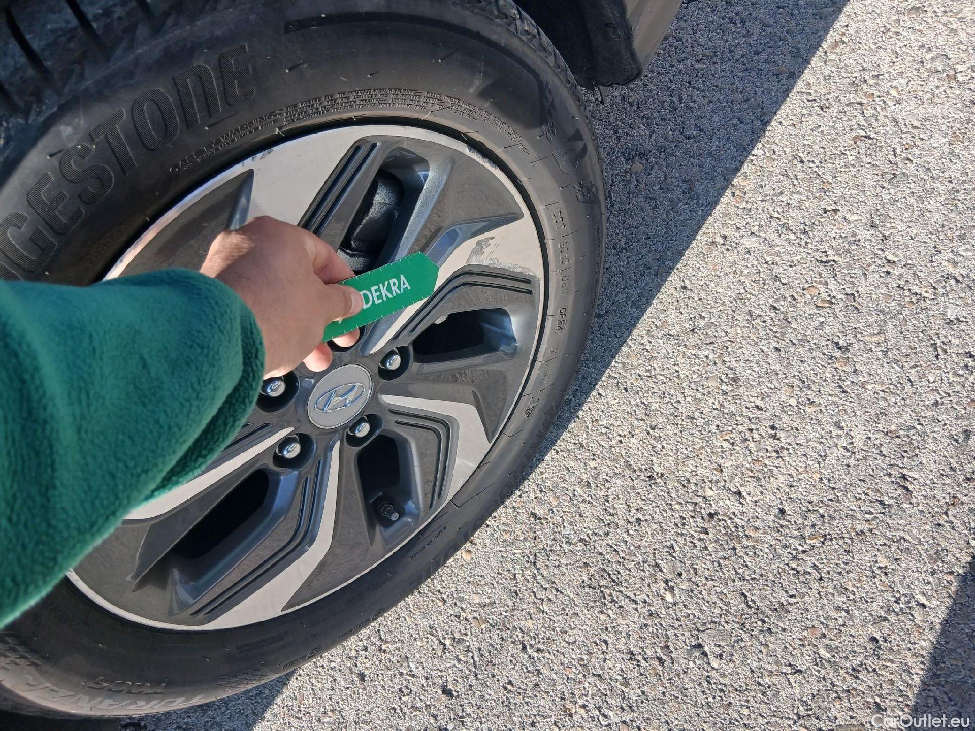  Hyundai  Konna HYUNDAI Kona / 2020 / 5P / todoterreno 1.6 GDI HEV Maxx DCT #29