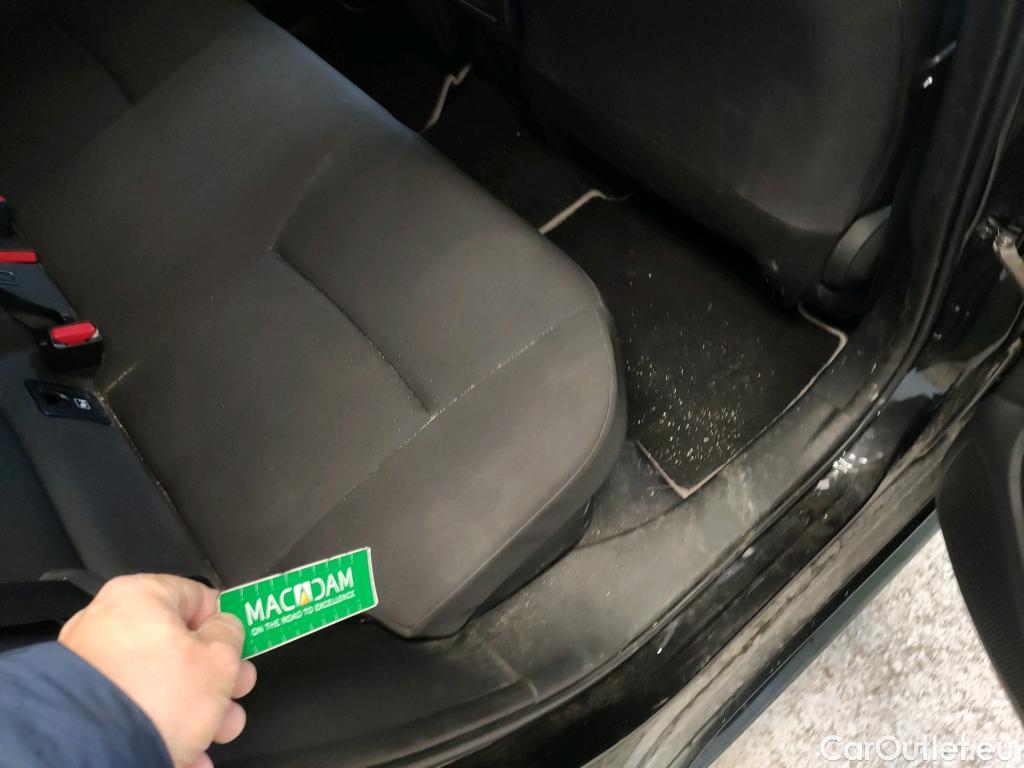  Toyota  Corolla TOYOTA  / 2019 / 5P / familiar 1.8 125H BUSINESS E-CVT TOURING SPORT #17