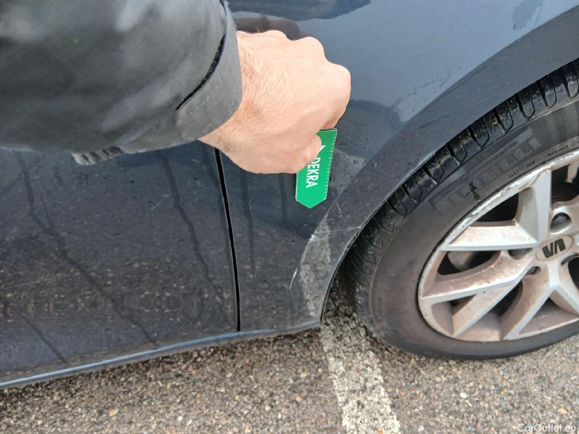  Land Rover  Discovery SEAT Nuevo León / 2020 / 5P / berlina con portón 2.0 TDI 85kW S&S Style Go(SP) #24