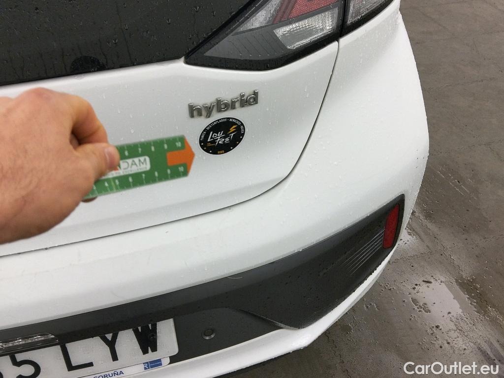  Hyundai   Ioniq HYUNDAI / 2019 / 5P / berlina con portón 1.6 GDI HEV Tecno DCT #18