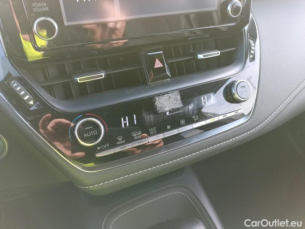  Toyota  Corolla TOYOTA  / 2019 / 5P / familiar 1.8 125H STYLE E-CVT TOURING SPORT #1