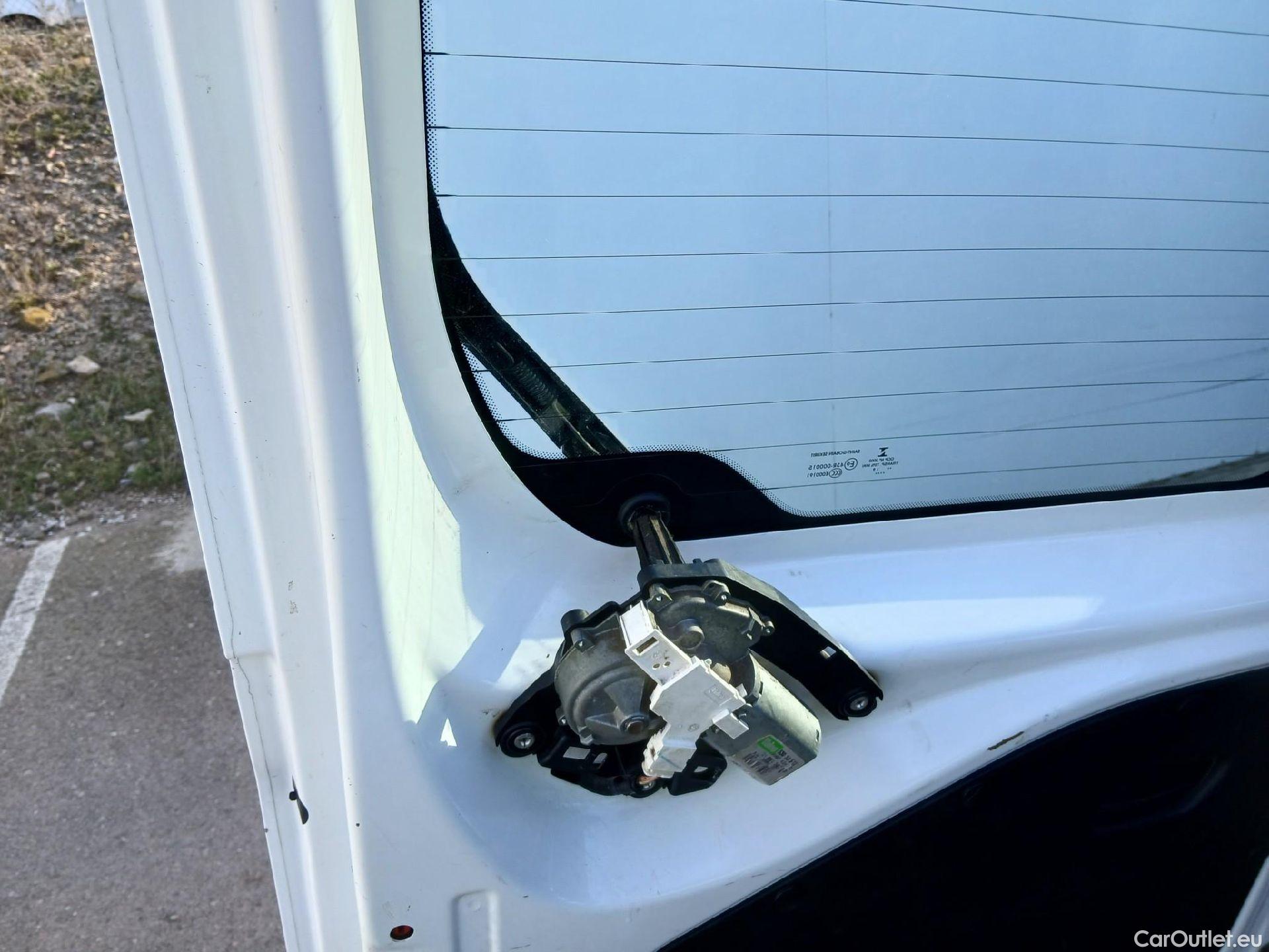  Citroen  Berlingo CITROEN  / 2018 / 4P / combi Talla M BlueHDi 100 LIVE (AC) #34