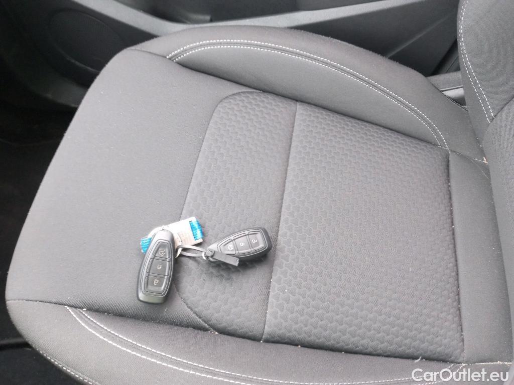  Ford  Kuga FORD  / 2016 / 5P / todoterreno 1.5 EcoBoost 88kW 4x2 Trend+ (CX) #50