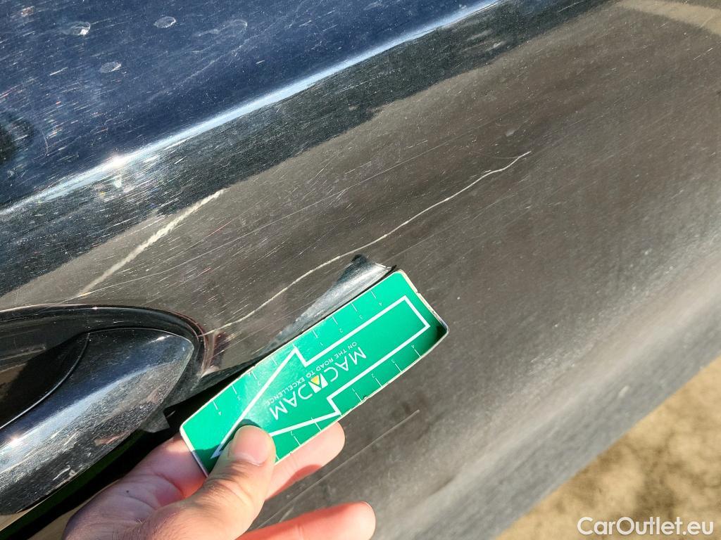  Bmw  Serie 3 BMW  / 2018 / 4P / sedán 318d Auto. #4