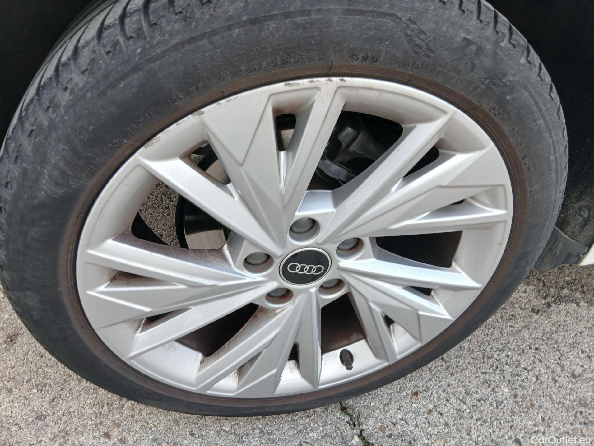  Audi  A3 AUDI  / 2020 / 5P / berlina con portón Sportback Advanced 30 TFSI 81kW S tronic (AC) #6