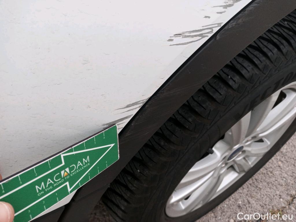  Ford  Kuga FORD  / 2016 / 5P / todoterreno 1.5 EcoBoost 88kW 4x2 Trend+ (CX) #39