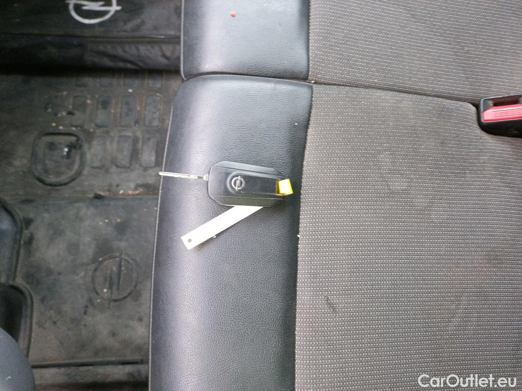  Opel  Vivaro OPEL  / 2019 / 4P / furgón 2.0 Diésel 110kW/150CV M Inc Innovation #3