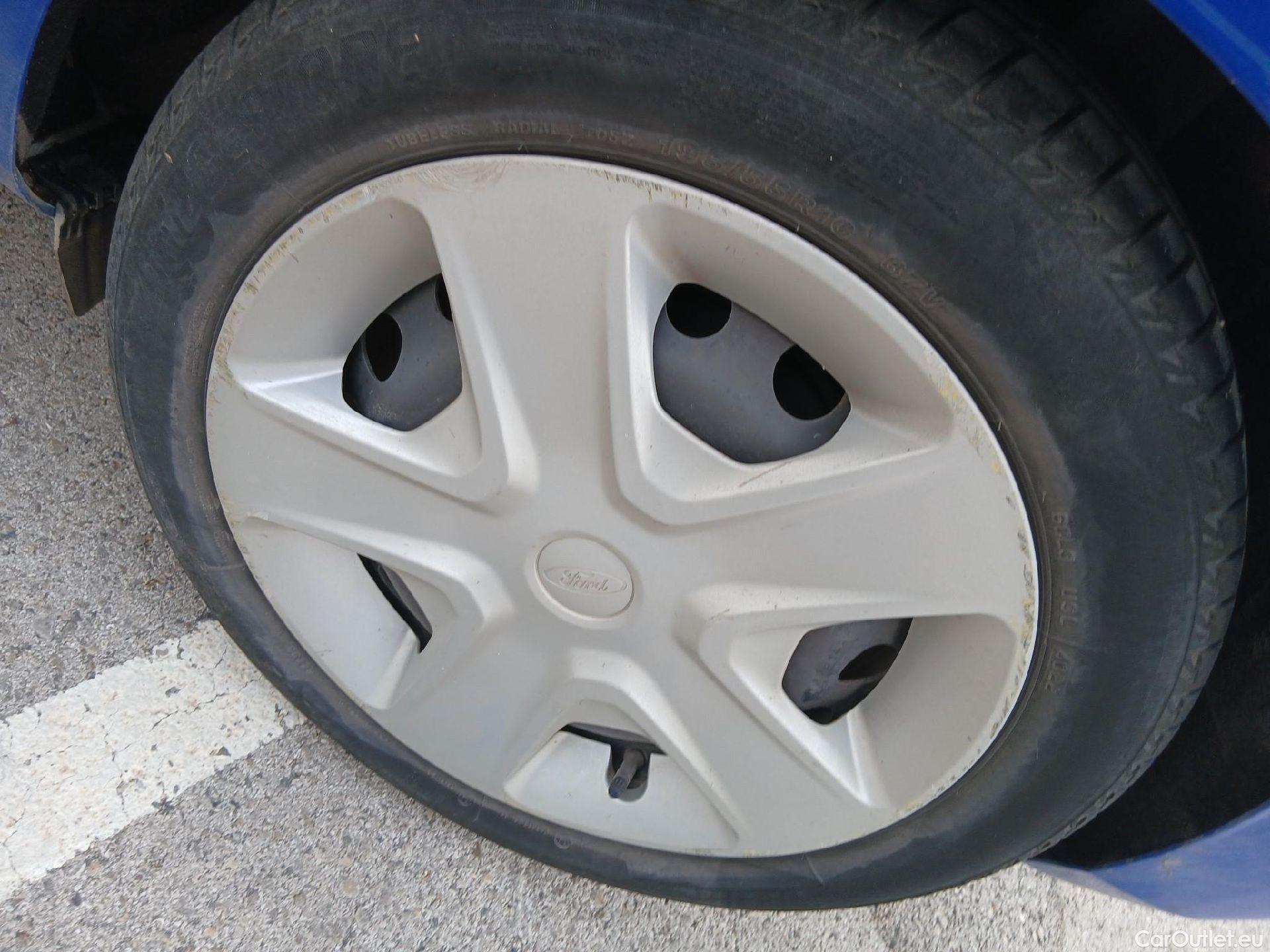  Ford  Fiesta FORD  / 2017 / 5P / berlina con portón 1.1 Ti-VCT 63kW Trend+ 5p #2