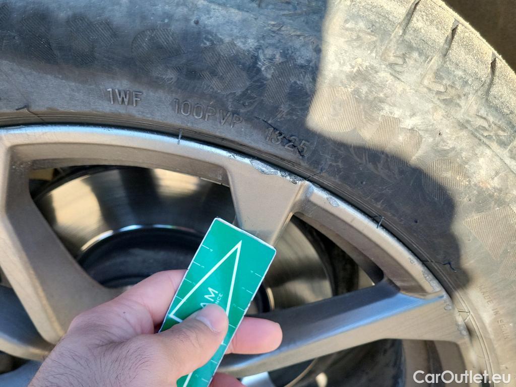  Bmw  Serie 3 BMW  / 2018 / 4P / sedán 318d Auto. #14