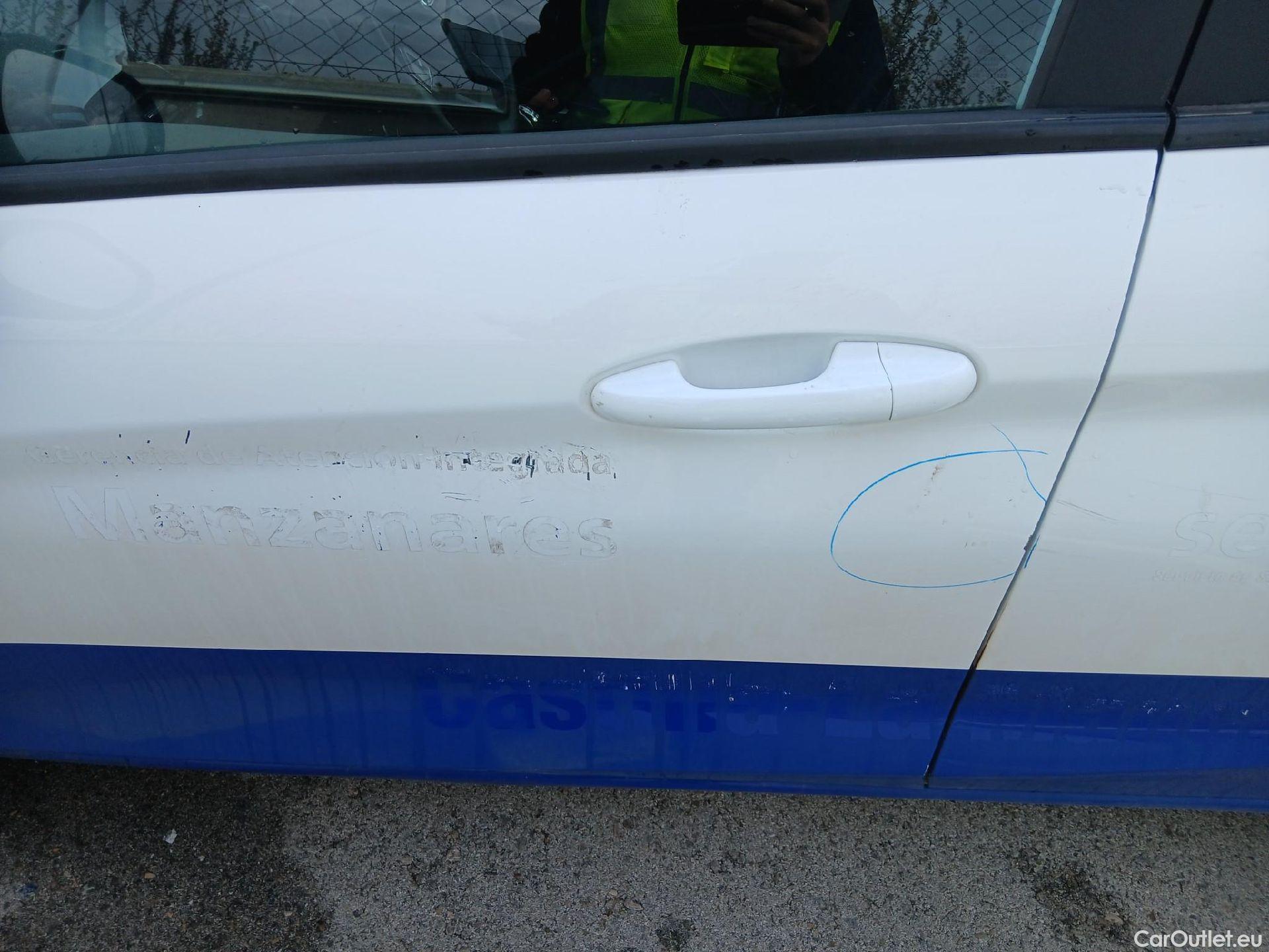  Ford  Fiesta FORD  / 2017 / 5P / berlina con portón 1.1 Ti-VCT 63kW Trend+ 5p #12