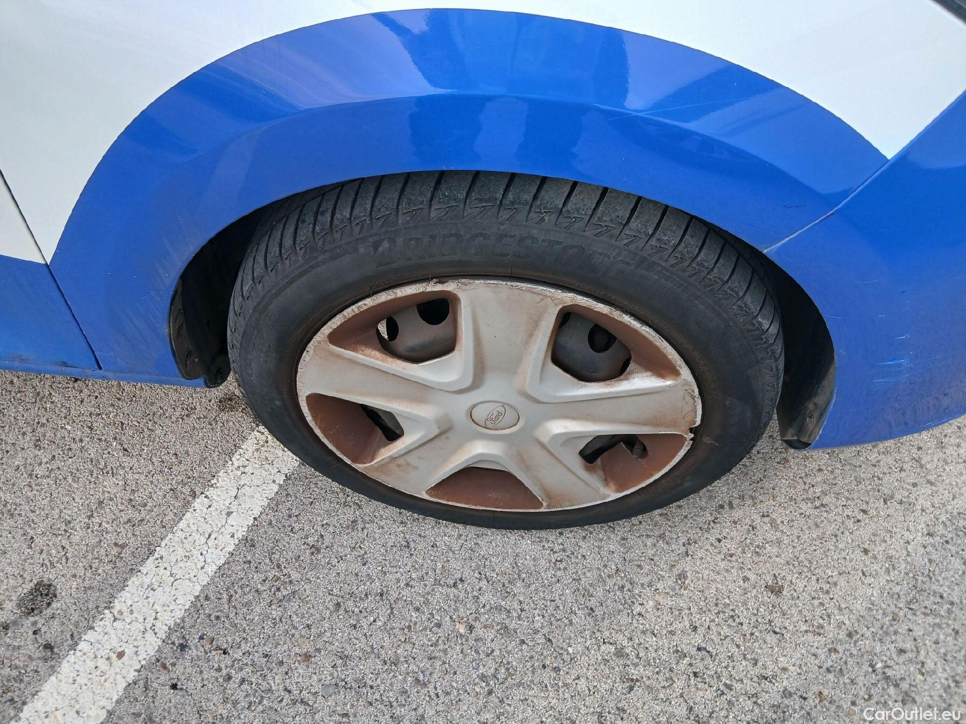  Ford  Fiesta FORD  / 2017 / 5P / berlina con portón 1.1 Ti-VCT 63kW Trend+ 5p #3