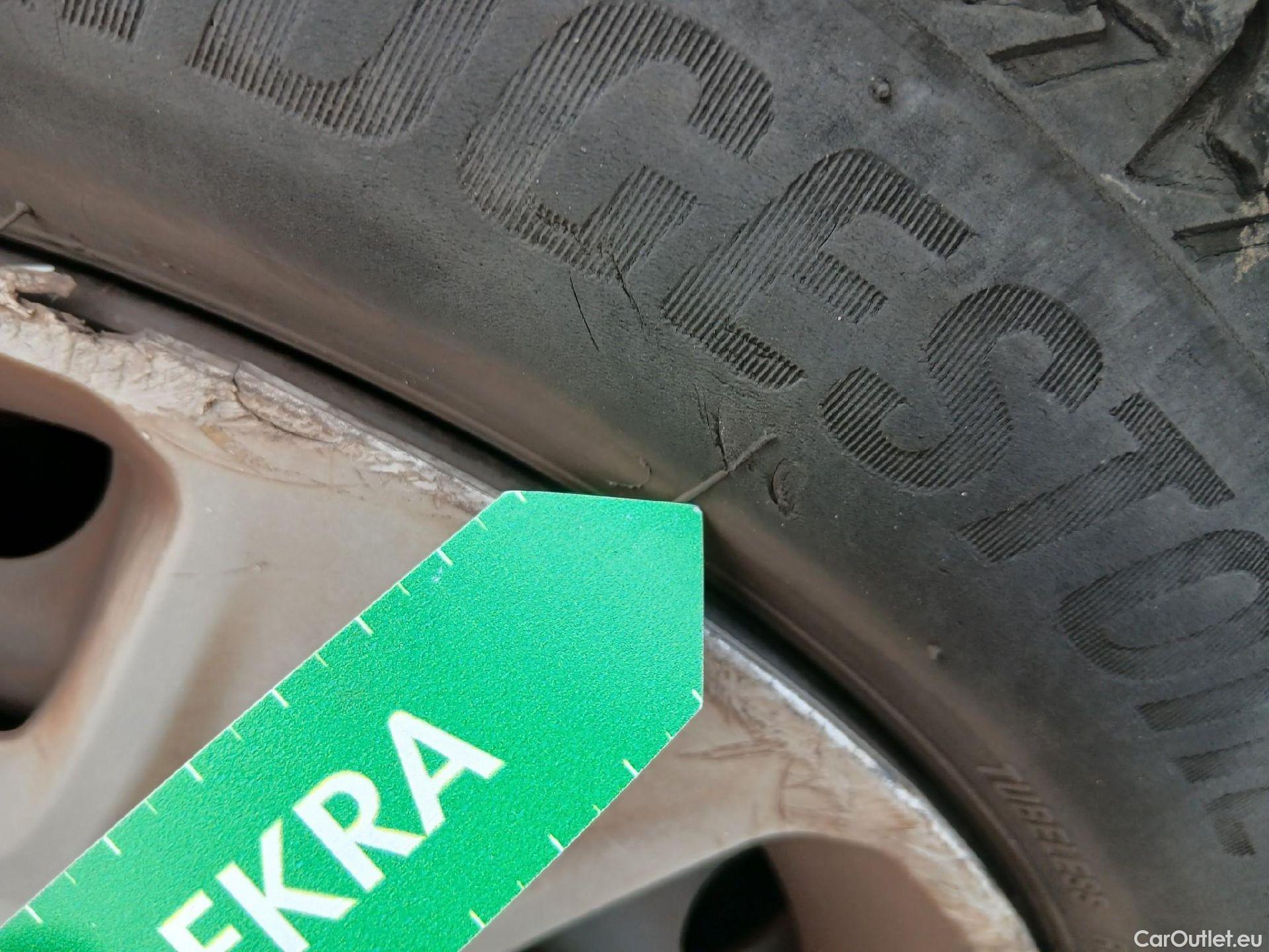  Ford  Fiesta FORD  / 2017 / 5P / berlina con portón 1.1 Ti-VCT 63kW Trend+ 5p #6