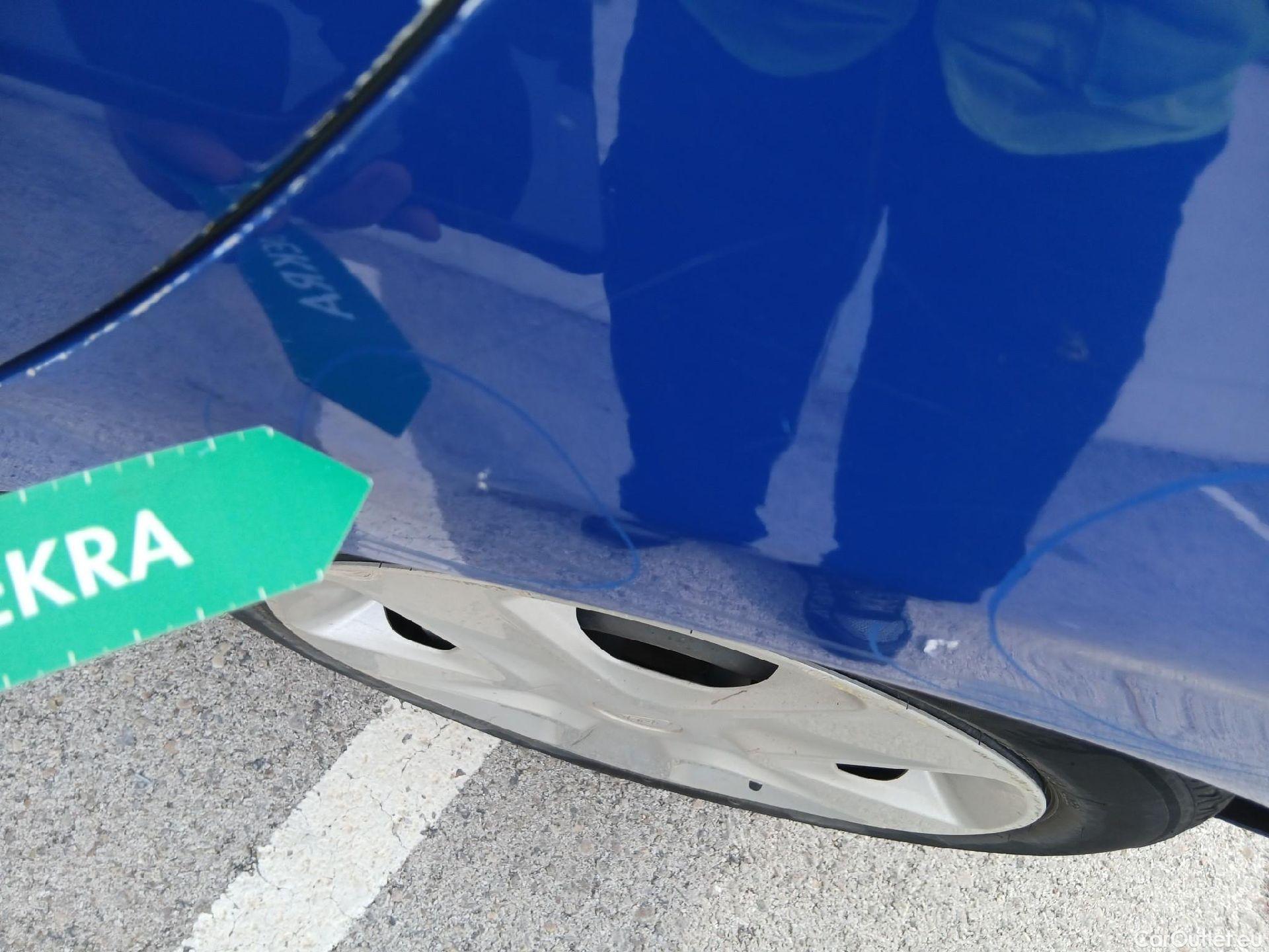  Ford  Fiesta FORD  / 2017 / 5P / berlina con portón 1.1 Ti-VCT 63kW Trend+ 5p #16