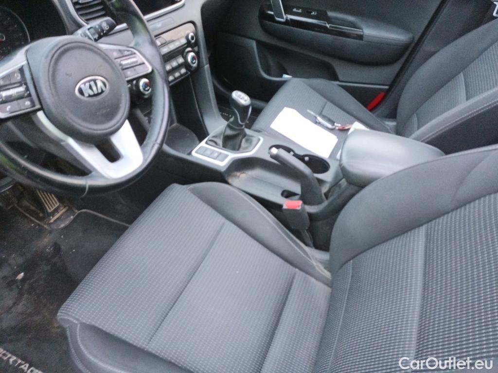  KIA  Sportage KIA  / 2018 / 5P / todoterreno 1.6 GDi 97kW (132CV) Black Edition 4x2(SP) #3