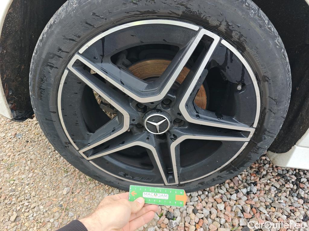  Mercedes  A-Klasse MERCEDES-BENZ Clase A / 2018 / 5P / berlina con portón A 180 d #40