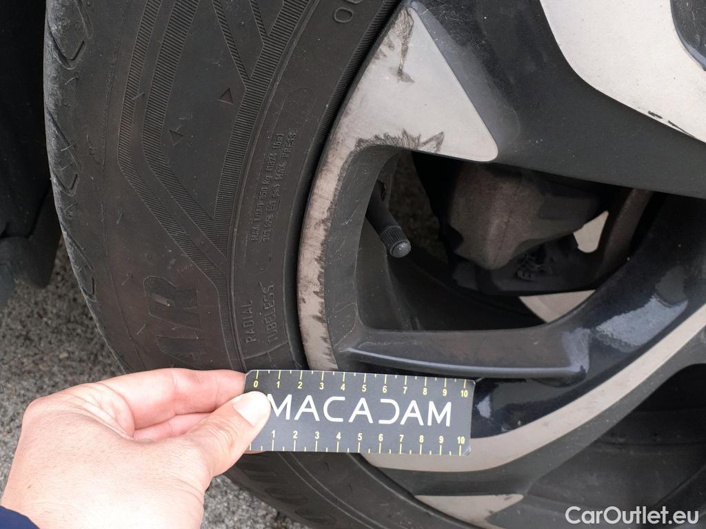  DS  DS7 DS DS 7 Crossback / 2017 / 5P / todoterreno BlueHDi DE 96kW (130CV) Auto. CHIC (AC) #2