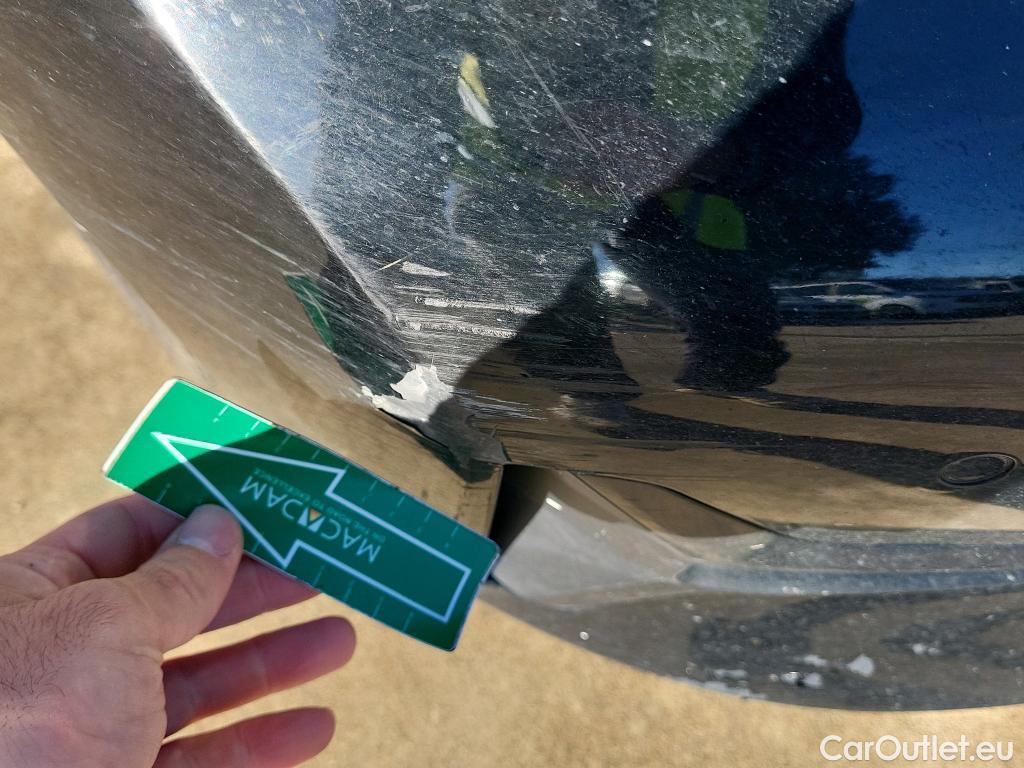  Bmw  Serie 3 BMW  / 2018 / 4P / sedán 318d Auto. #18